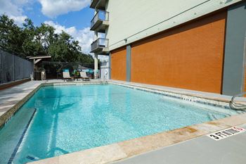 230 Alabama swimming pool